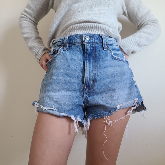 Abercrombie& Fitch Curve Love Mom Denim Shorts Size 29 Raw Hem - Picture 1 of 8